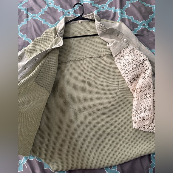 NWOT❤️Three Bird Nest❤️ Way Home Patch Detail Shacket Size Small - Picture 10 of 17